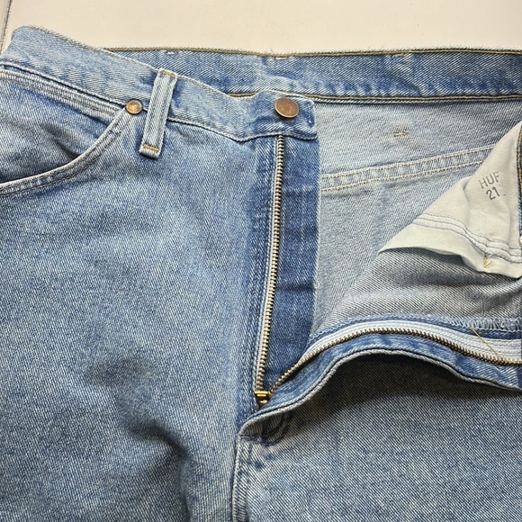 Wrangler Tapered Leg High Rise Size 11 x 32 - Picture 16 of 16